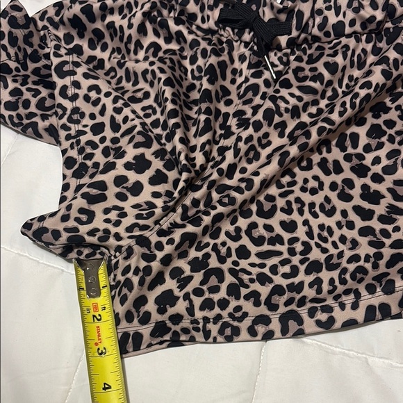 Leopard Print Pocket Shorts - Picture 7 of 10
